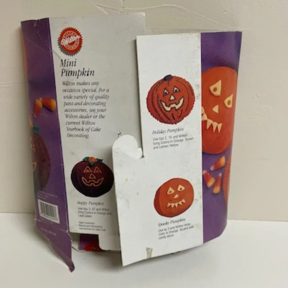 Wilton Mini Pumpkin Cake Pan - Vintage